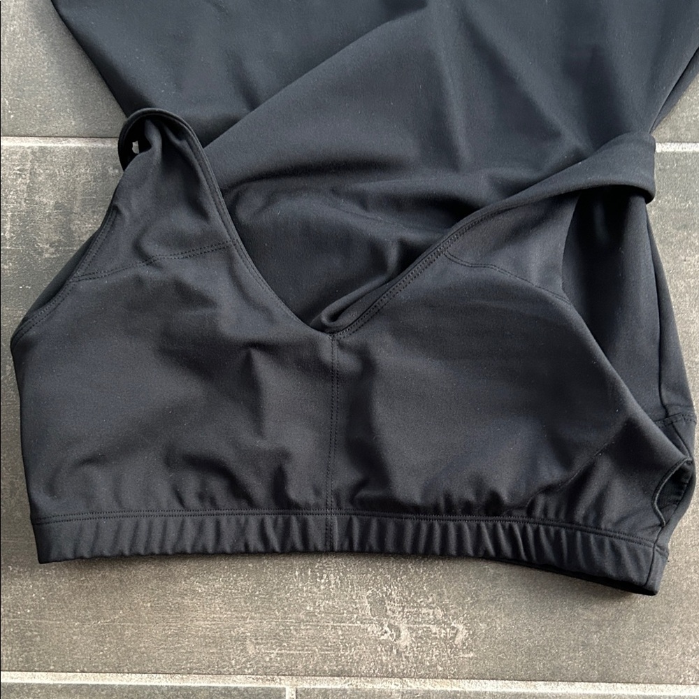 Sincerely Jules Active black tank - Picture 6 of 7
